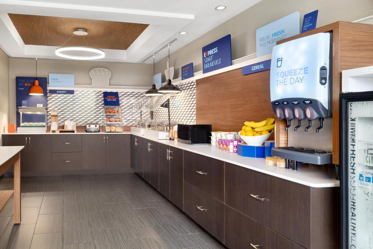 Holiday Inn Express & Suites Greenville-Downtown By Ihg Zewnętrze zdjęcie