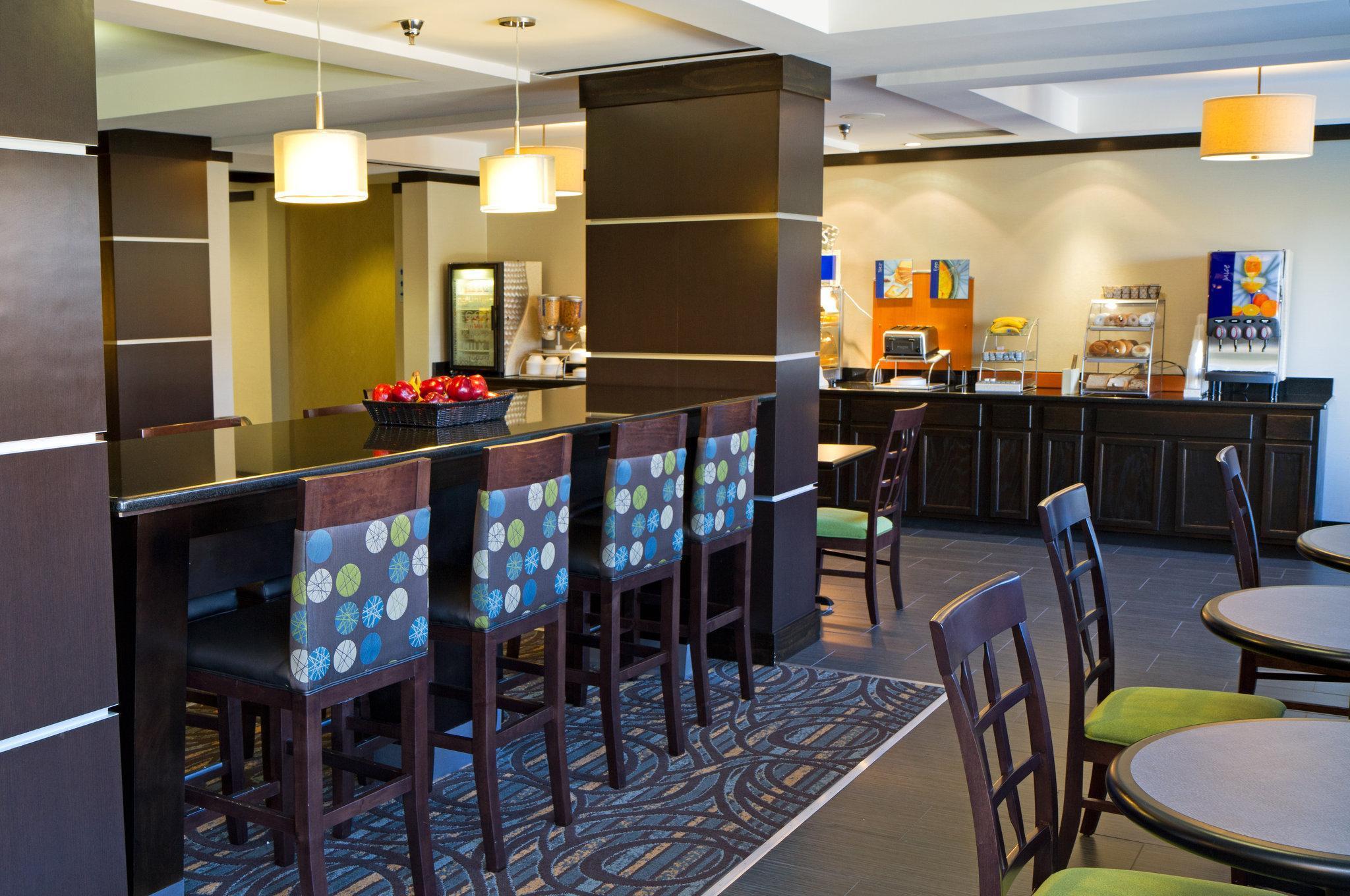 Holiday Inn Express & Suites Greenville-Downtown By Ihg Zewnętrze zdjęcie