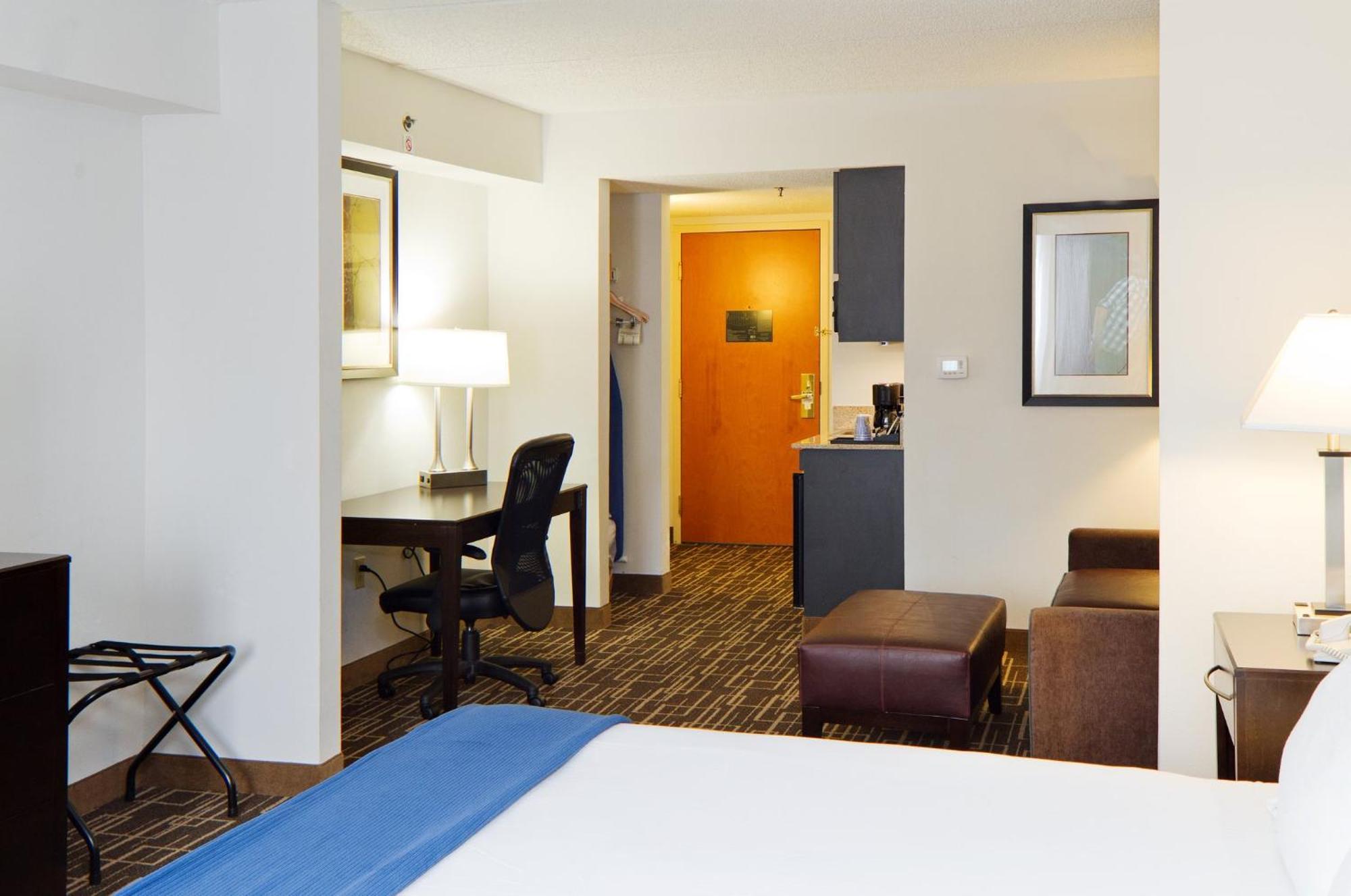 Holiday Inn Express & Suites Greenville-Downtown By Ihg Zewnętrze zdjęcie
